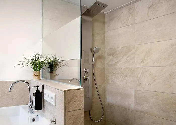 Schoenauer Hof - Paula Passavia