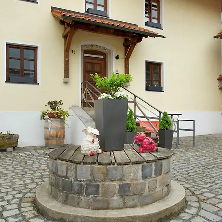 Schoenauer Hof - Paula *