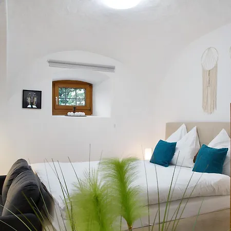 Schoenauer Hof - Paula Apartmán