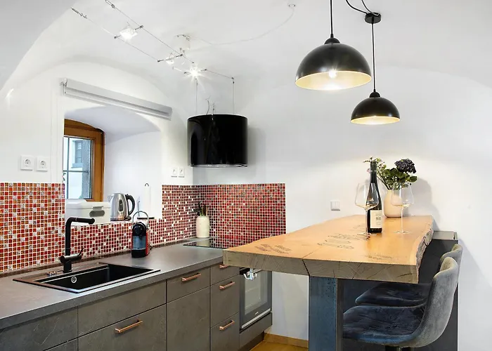 Schoenauer Hof - Paula *